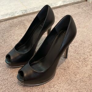 Guess Peep toe Black Heels